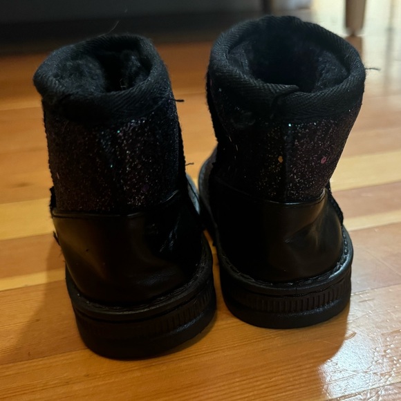 Baby Ugg Style Boots Size NEW - Picture 5 of 8